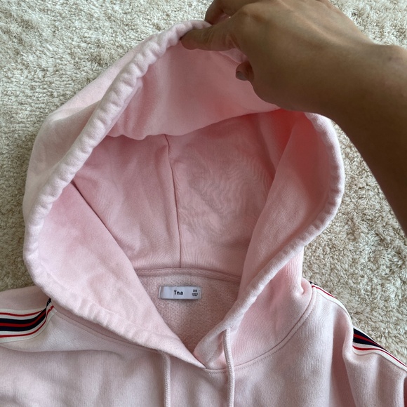 Tna Aritzia Cropped Hoodie Womens Size XS Cream Draw String Closure - Picture 3 of 11